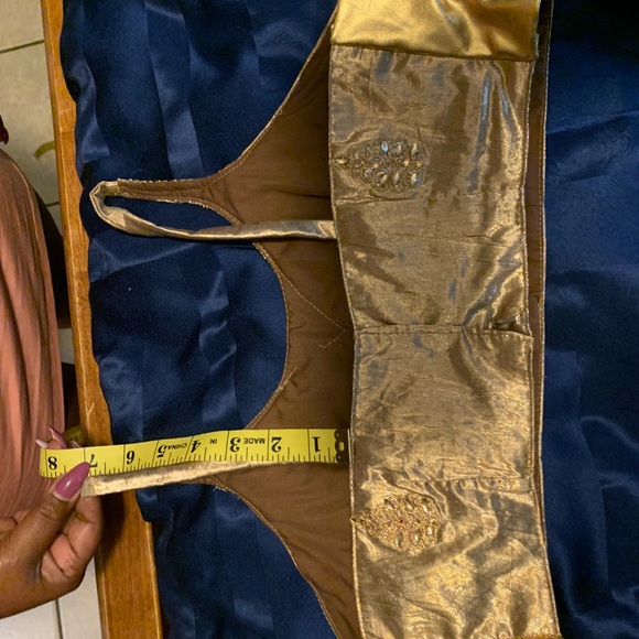 Lehenga gold and peach /pink intricately designed - Picture 3 of 11